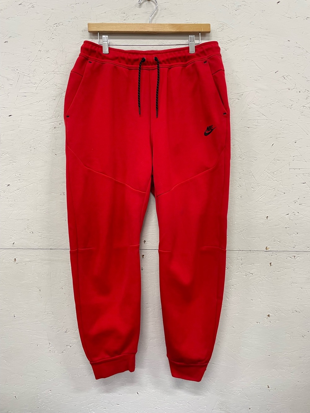 Nike Men's Sportswear Tech Fleece Joggers, Size L, University Red